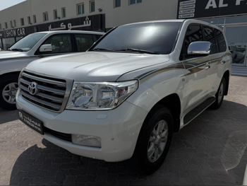 Toyota  Land Cruiser  VXR  2009  Automatic  490,000 Km  8 Cylinder  Four Wheel Drive (4WD)  SUV  White
