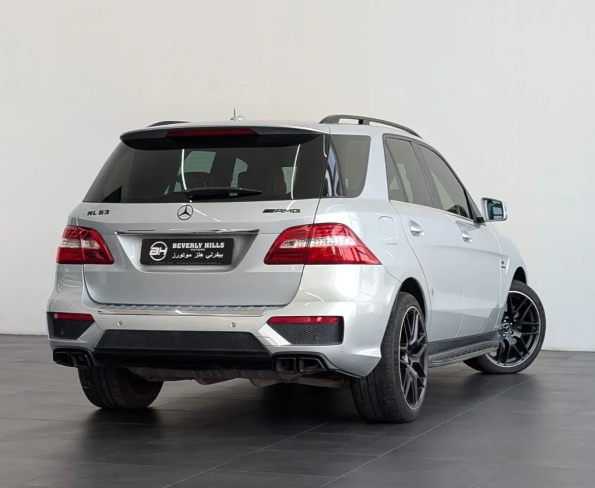 Mercedes-Benz  ML  63 AMG  2014  Automatic  116,214 Km  8 Cylinder  All Wheel Drive (AWD)  SUV  Silver