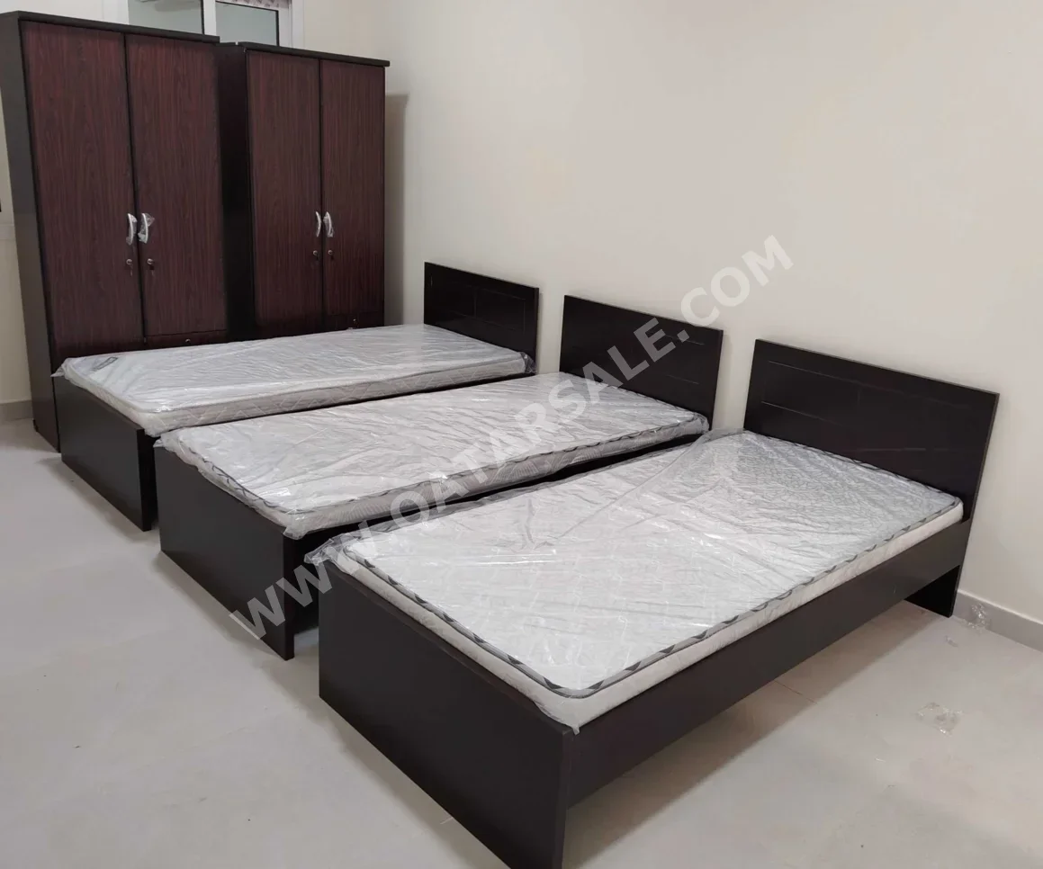 أطقم غرف نوم - قطر ديزاين  - طقم مكون من قطعتين  - بنى