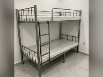 الأسّرة - مزدوج  - اللون الرمادي  - متضمنة المرتبة