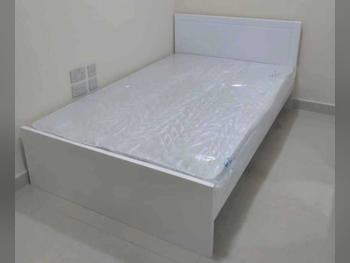 الأسّرة - فردي  - أبيض  - متضمنة المرتبة