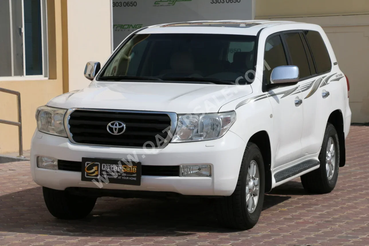تويوتا  لاند كروزر  جي اكس ار  2011  اوتوماتيك  490,000 كم  8 سلندر  دفع رباعي  اس يو في  أبيض