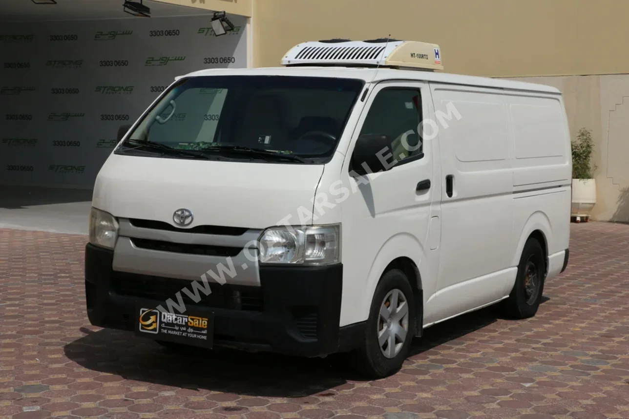تويوتا  هايس  2017  عادي  350,000 كم  4 سلندر  دفع خلفي  فان \ باص  أبيض