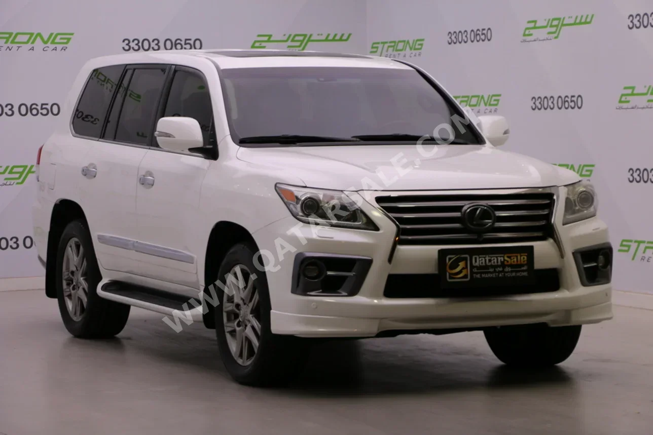 لكزس ال اكس 570 2014 اوتوماتيك 244,000 كم 8 سلندر دفع رباعي اس يو في أبيض