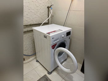 Washing Machines & All in ones LG / Front Load Washer White