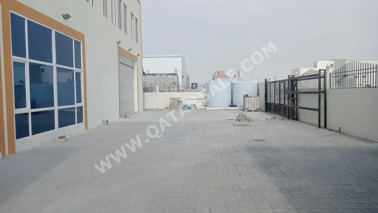 مخازن و مستودعات - الوكرة  - بركة العوامر  -المساحة: 1500 متر مربع