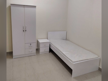 أطقم غرف نوم - قطر ديزاين  - طقم مكون من 3 قطع  - أبيض