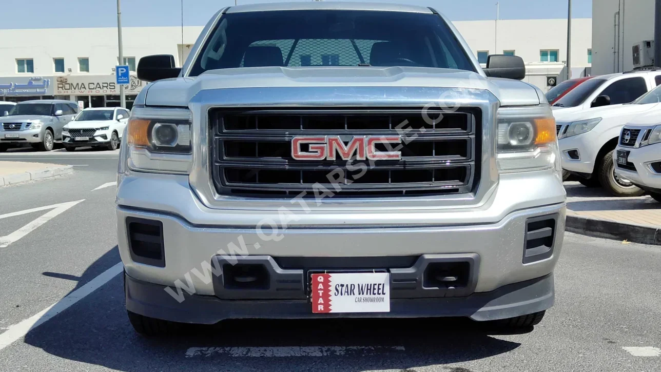 GMC  Sierra  1500  2014  Automatic  297,000 Km  8 Cylinder  Four Wheel Drive (4WD)  Pick Up  Silver