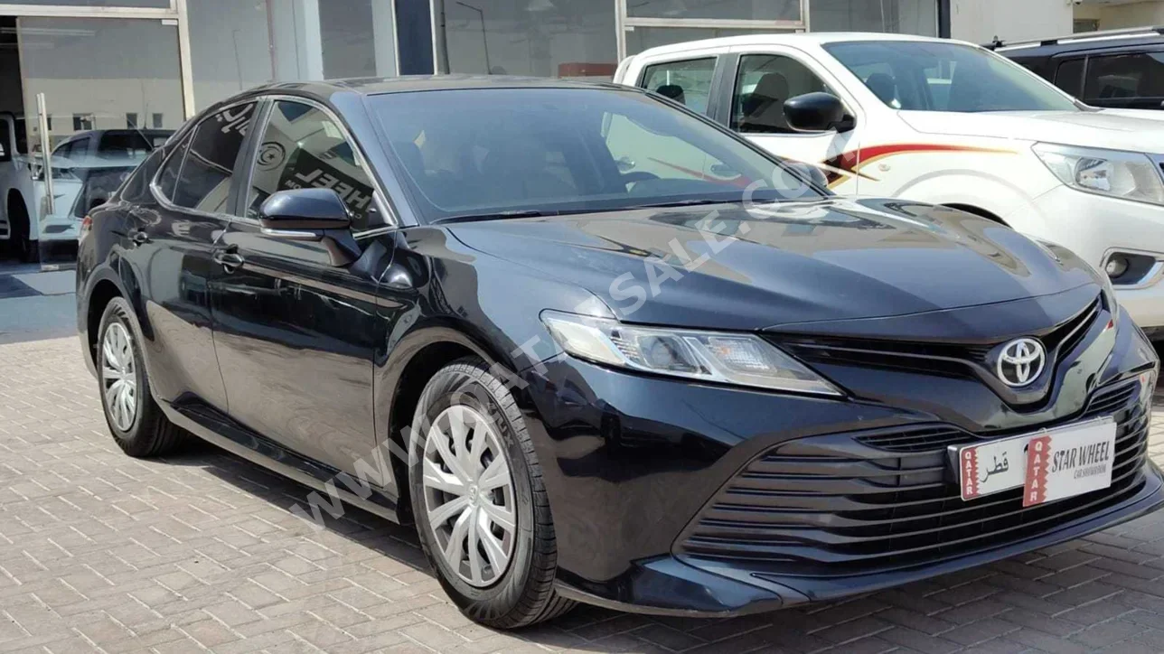 تويوتا  كامري  أل اي  2018  اوتوماتيك  110,000 كم  4 سلندر  سحب امامي  سيدان  أسود
