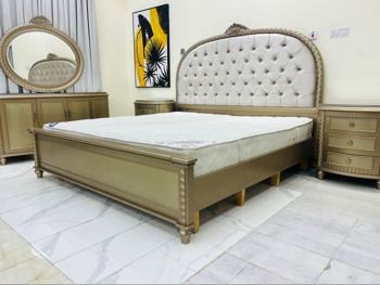 Bedroom Sets - Homes r Us  - 5 Pieces Set  - Gold