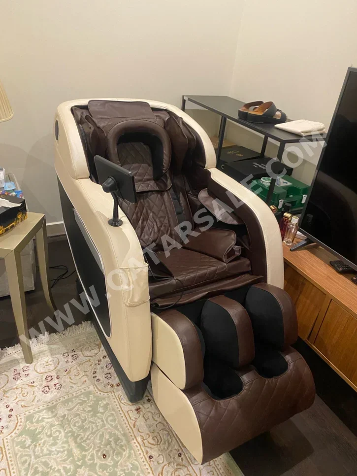 كرسي التدليك بيست مساج  أبيض  الصين  كل الجسم  رباعي الأبعاد