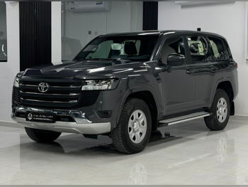 تويوتا  لاند كروزر  جي اكس  2024  اوتوماتيك  73,000 كم  6 سلندر  دفع رباعي  اس يو في  رمادي  تحت الضمان