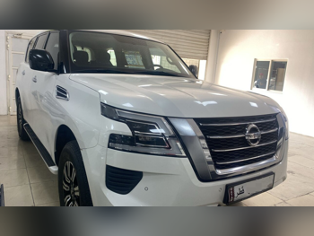 نيسان  باترول  أكس أي  2020  اوتوماتيك  107,000 كم  6 سلندر  دفع رباعي  اس يو في  أبيض