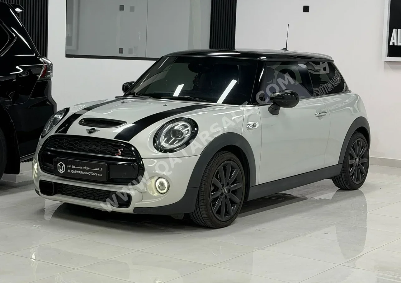 Mini Cooper S 2020 Automatic 26,000 Km 4 Cylinder Front Wheel Drive (FWD) Hatchback Beige With Warranty