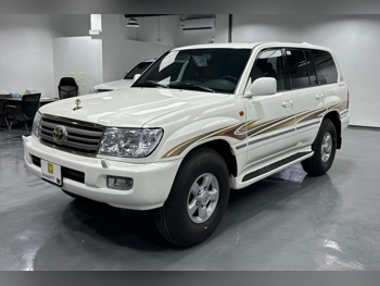 Toyota  Land Cruiser  GXR  2006  Manual  25,365 Km  6 Cylinder  Four Wheel Drive (4WD)  SUV  White