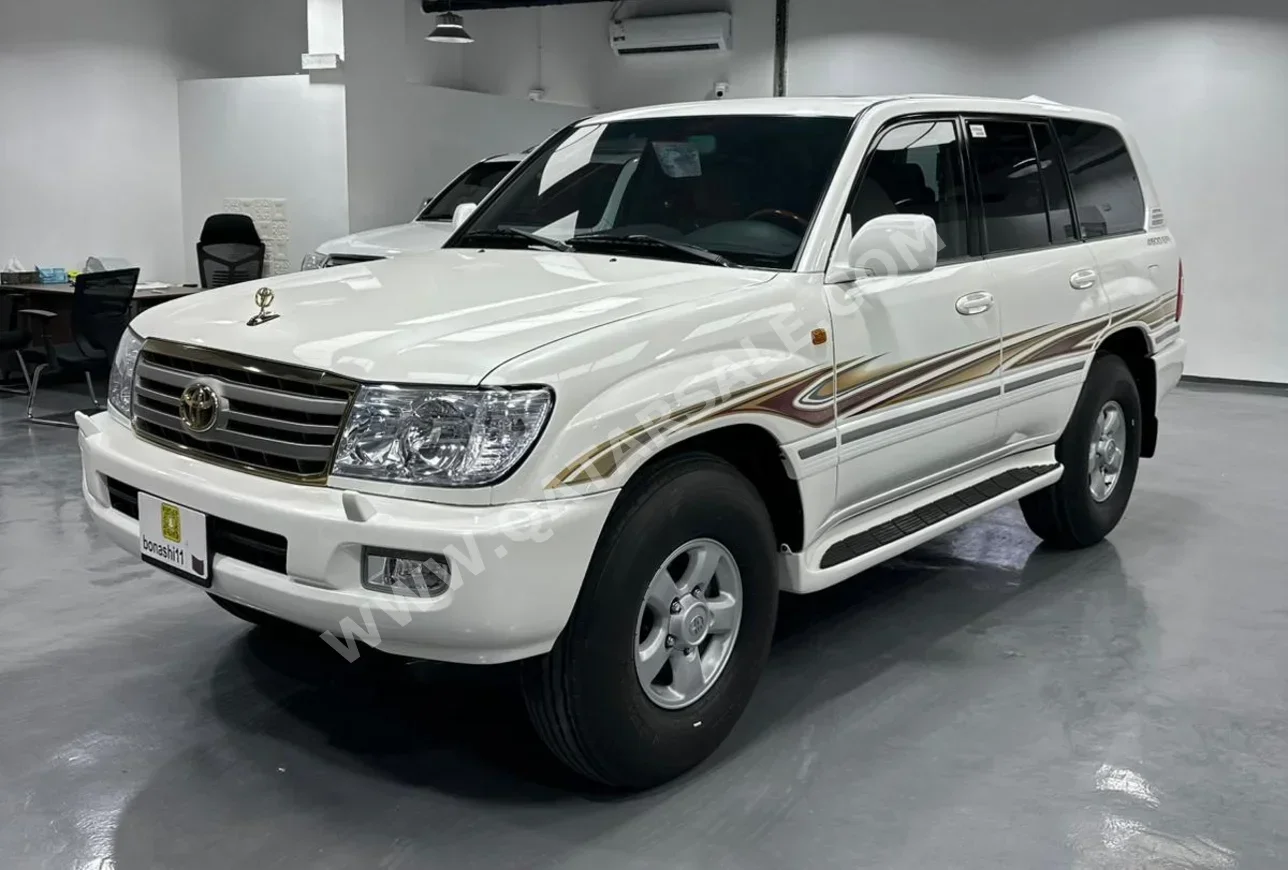 Toyota  Land Cruiser  GXR  2006  Manual  25,365 Km  6 Cylinder  Four Wheel Drive (4WD)  SUV  White