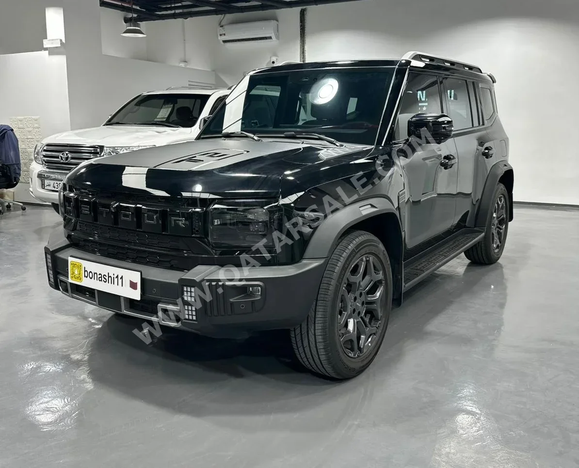 Jetour  T2  Luxury  2025  Automatic  16,810 Km  4 Cylinder  Four Wheel Drive (4WD)  SUV  Black  With Warranty