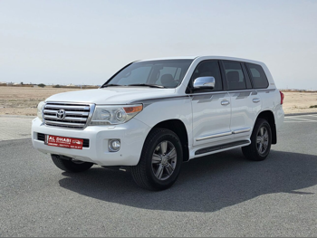 Toyota  Land Cruiser  GXR  2015  Automatic  286,000 Km  8 Cylinder  Four Wheel Drive (4WD)  SUV  White