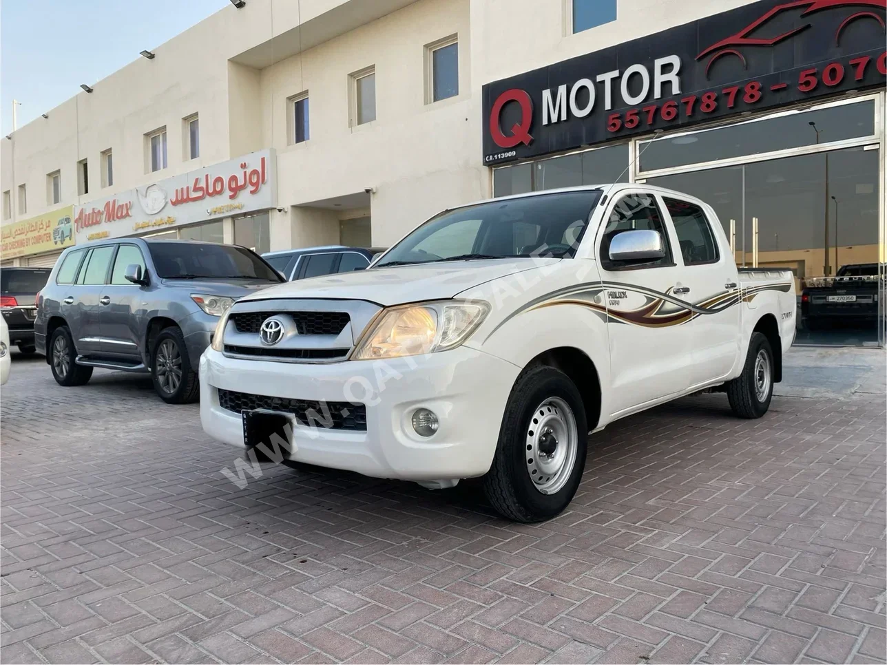 تويوتا  هاي لوكس  2010  عادي  370,000 كم  4 سلندر  دفع رباعي  بيكب  أبيض