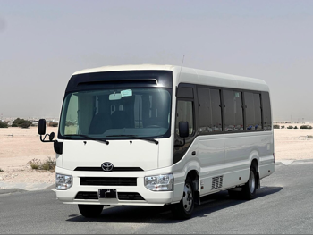 تويوتا  كوستر  2022  عادي  252,000 كم  4 سلندر  دفع خلفي  فان \ باص  أبيض