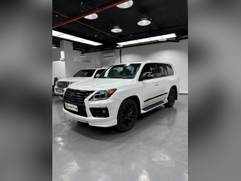 Lexus  LX  570  2015  Automatic  269,000 Km  8 Cylinder  Four Wheel Drive (4WD)  SUV  White