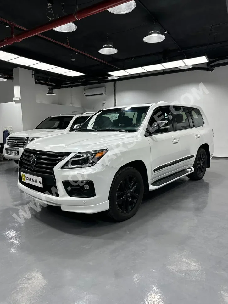 Lexus  LX  570  2015  Automatic  269,000 Km  8 Cylinder  Four Wheel Drive (4WD)  SUV  White