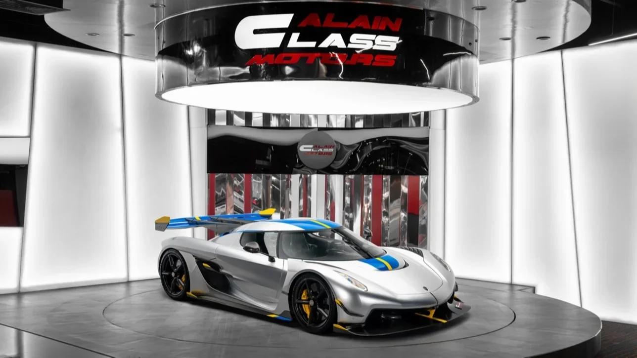 Koenigsegg Jesko Attack 2024 Automatic 4,542 Km 8 Cylinder Rear Wheel Drive (RWD) Coupe / Sport Silver