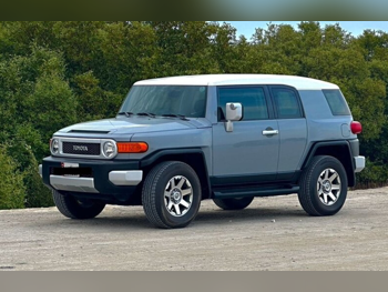 تويوتا  إف جي كروزر  تي ار دي  2014  اوتوماتيك  240,000 كم  4 سلندر  دفع رباعي  اس يو في  رمادي كاربيثيان