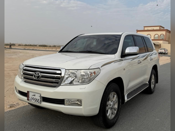 Toyota  Land Cruiser  GXR  2009  Automatic  400,000 Km  8 Cylinder  Four Wheel Drive (4WD)  SUV  White