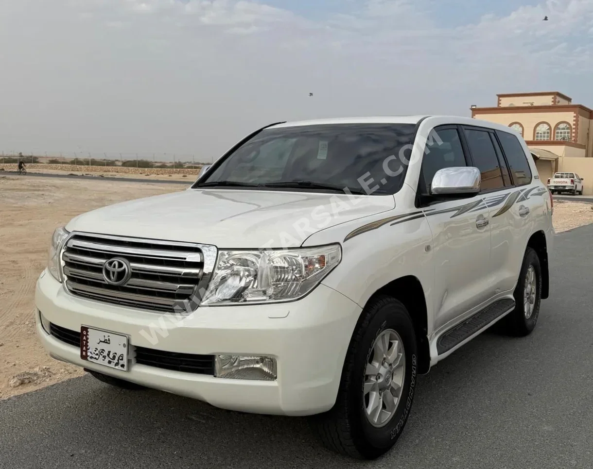 Toyota Land Cruiser GXR 2009 Automatic 400,000 Km 8 Cylinder Four Wheel Drive (4WD) SUV White