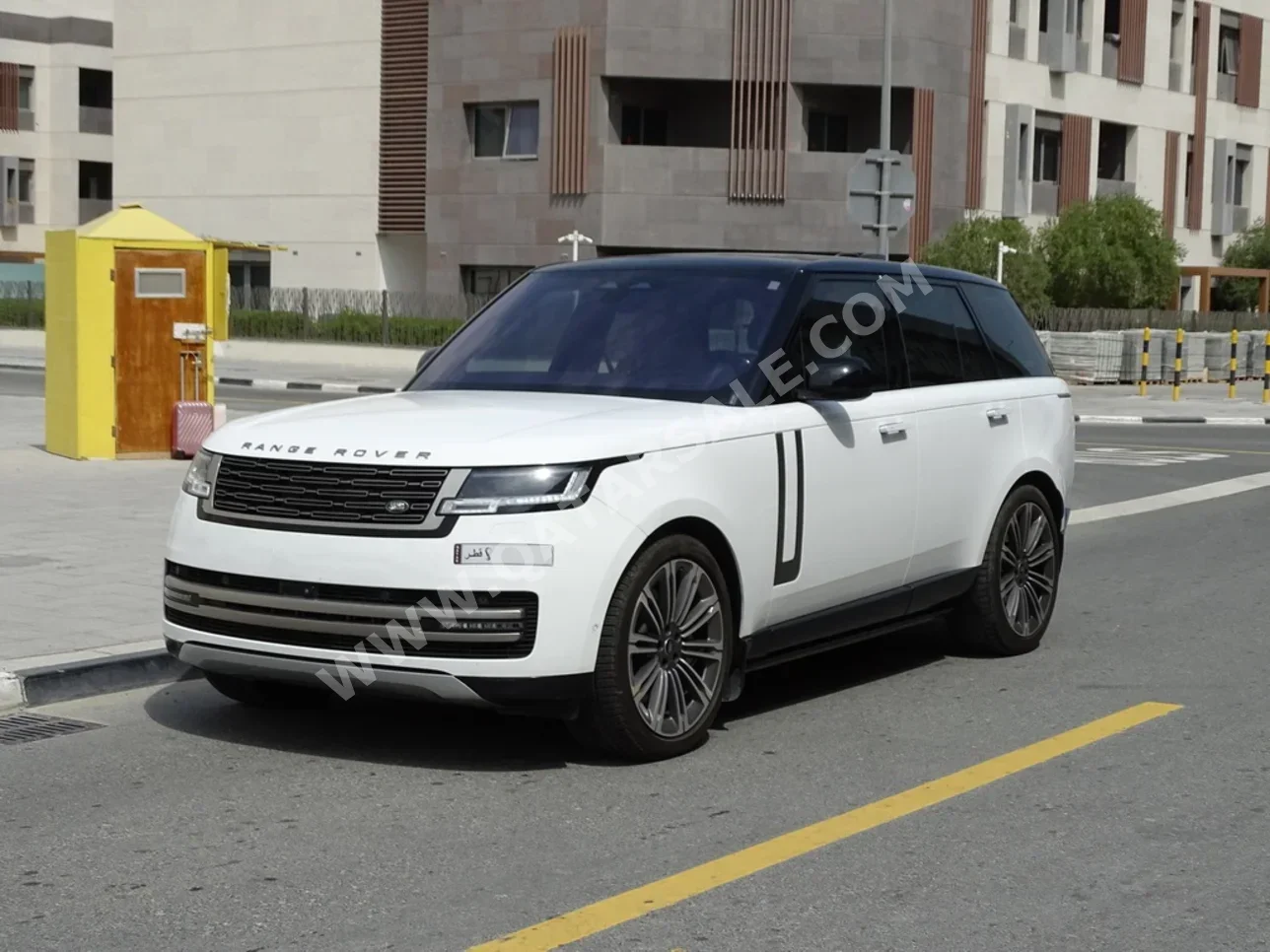 Land Rover  Range Rover  Vogue HSE  2023  Automatic  92,000 Km  8 Cylinder  Four Wheel Drive (4WD)  SUV  White  With Warranty