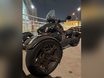 كان - ام رايكر - 2020 - اللون اسود