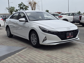 Hyundai  Elantra  2021  Automatic  32,000 Km  4 Cylinder  Front Wheel Drive (FWD)  Sedan  White