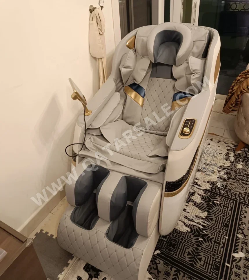 كرسي التدليك ليكون أبيض الصين كل الجسم رباعي الأبعاد