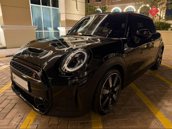 ميني  كوبر  اس  2023  اوتوماتيك  50,000 كم  4 سلندر  سحب امامي  هاتشباك  أسود  تحت الضمان