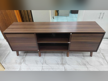 طاولة تلفاز  - بنى