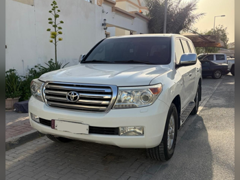 Toyota  Land Cruiser  GXR  2011  Automatic  249,000 Km  6 Cylinder  Four Wheel Drive (4WD)  SUV  White