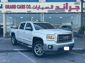GMC  Sierra  1500  2015  Automatic  290,000 Km  8 Cylinder  Four Wheel Drive (4WD)  Pick Up  White