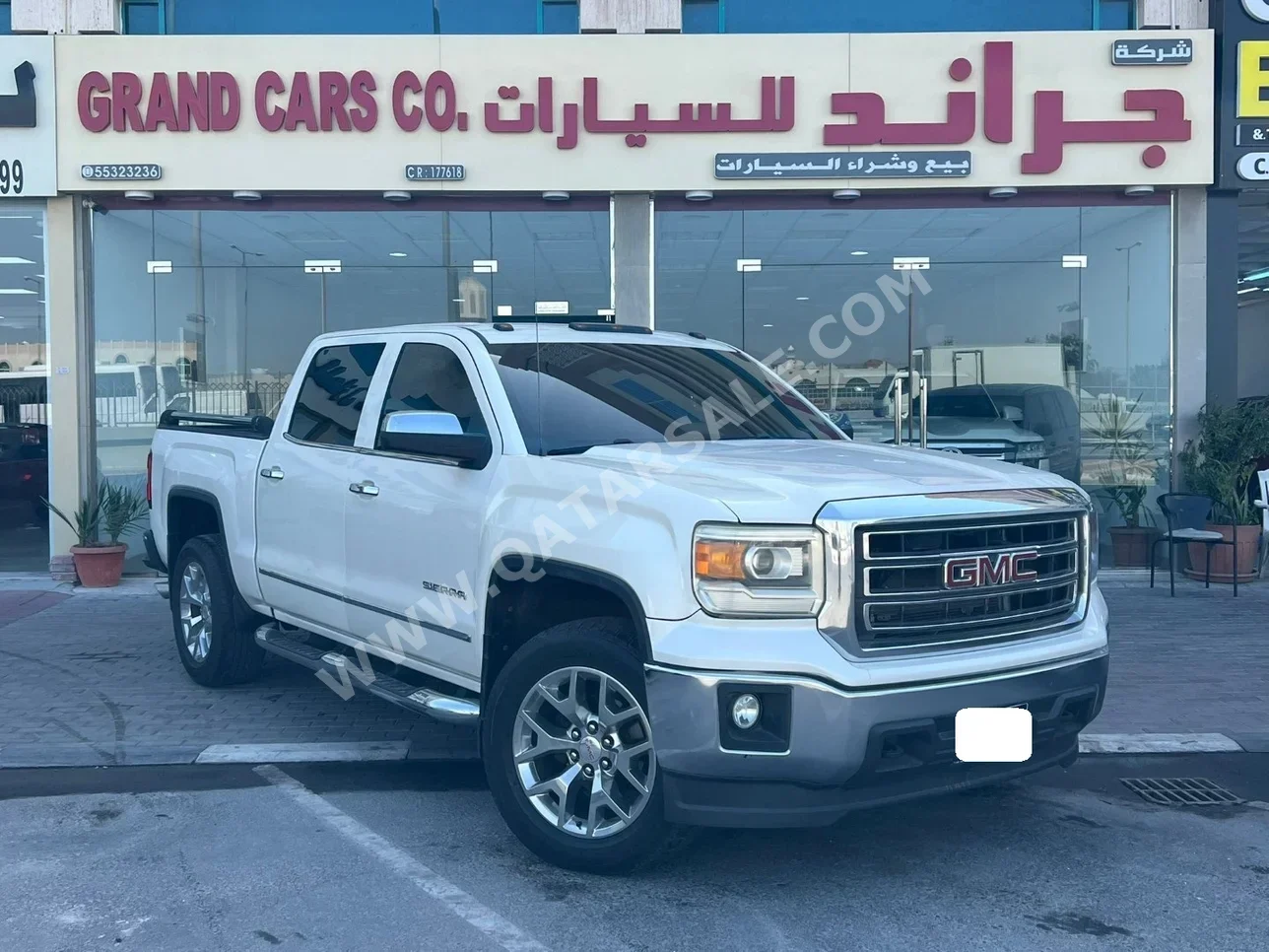 GMC  Sierra  1500  2015  Automatic  290,000 Km  8 Cylinder  Four Wheel Drive (4WD)  Pick Up  White