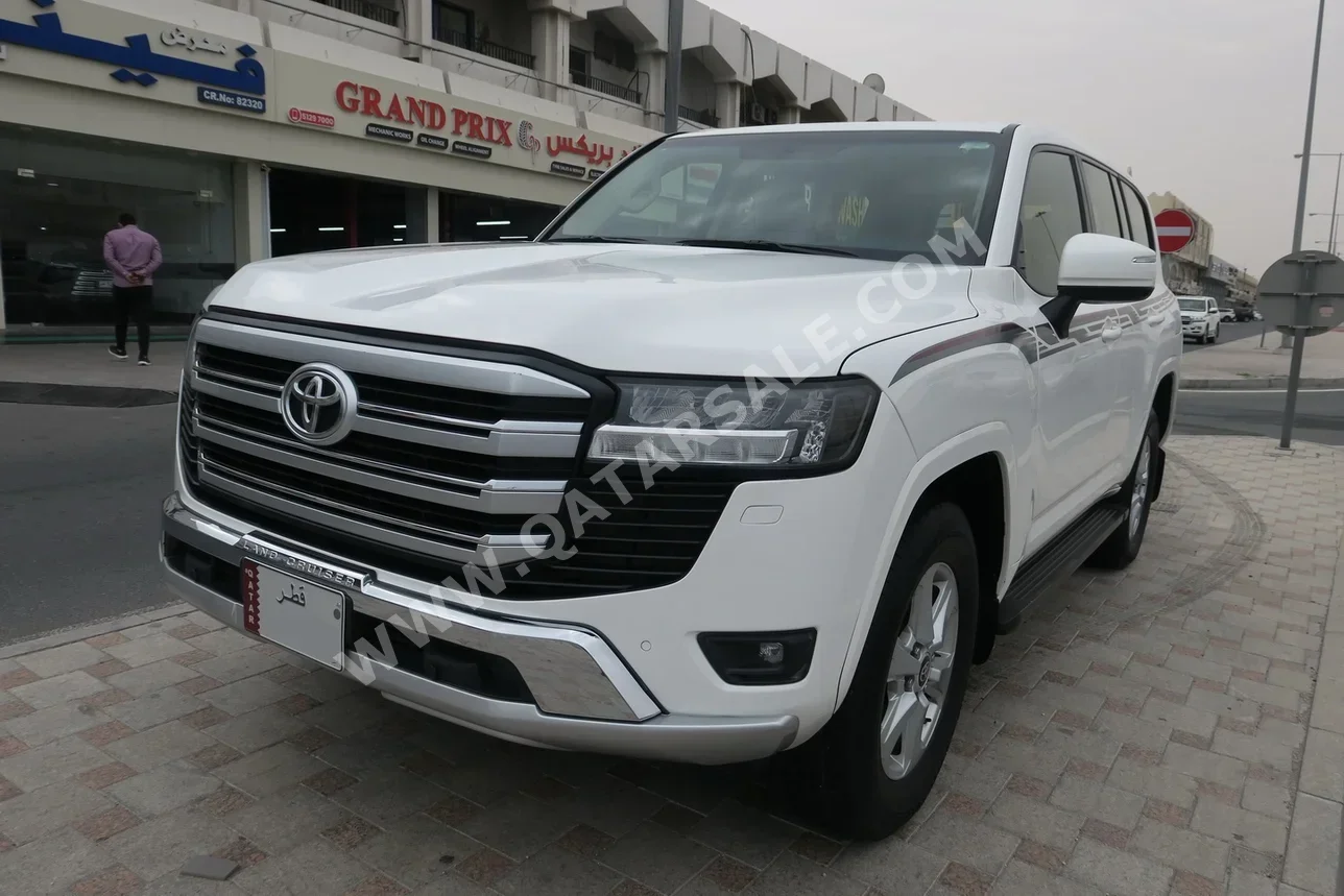 Toyota  Land Cruiser  GXR Twin Turbo  2022  Automatic  219,000 Km  6 Cylinder  Four Wheel Drive (4WD)  SUV  White