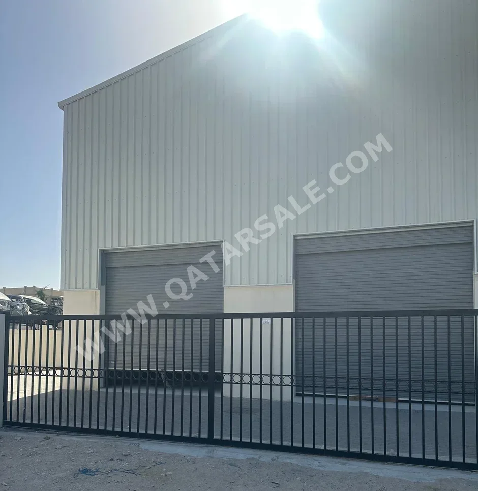 مخازن و مستودعات - الوكرة  - المنطقة الصناعية