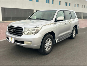 تويوتا  لاند كروزر  جي اكس  2008  اوتوماتيك  592,857 كم  6 سلندر  دفع رباعي  اس يو في  فضي