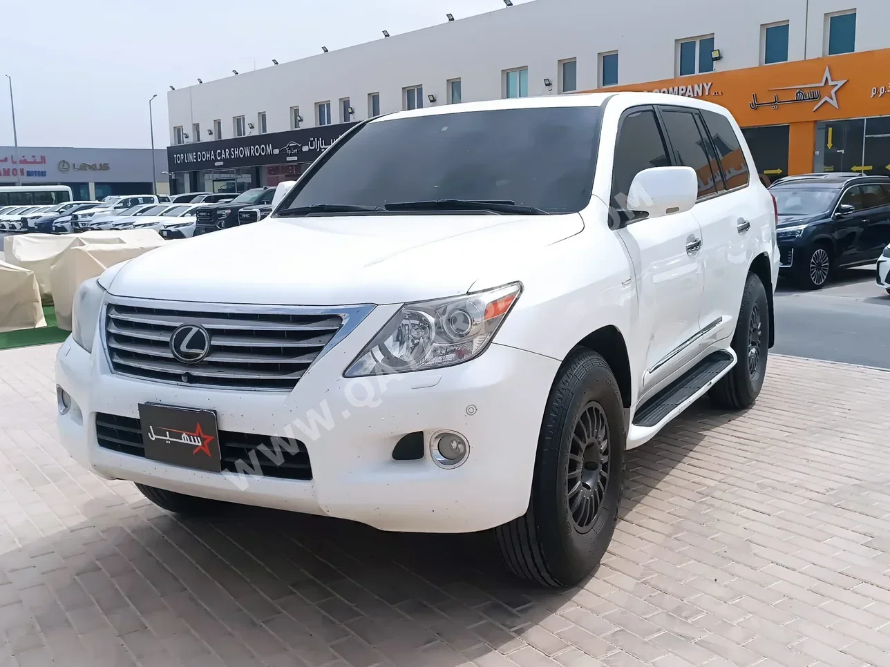 Lexus  LX  570  2011  Automatic  418,140 Km  8 Cylinder  Four Wheel Drive (4WD)  SUV  White