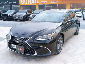 Lexus  ES  300h  2023  Automatic  220,000 Km  6 Cylinder  Rear Wheel Drive (RWD)  Sedan  Black