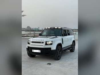 Land Rover  Defender  110  2025  Automatic  6,000 Km  4 Cylinder  Four Wheel Drive (4WD)  SUV  White  With Warranty