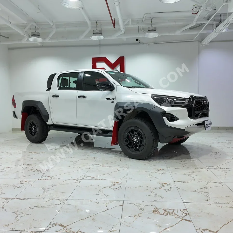 تويوتا  هاي لوكس  جي ار سبورت  2026  اوتوماتيك  0 كم  6 سلندر  دفع رباعي  بيكب  أبيض  تحت الضمان