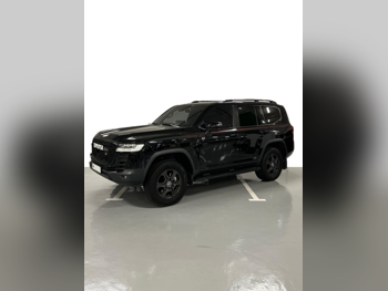 تويوتا  لاند كروزر  جي ار سبورت توين تيربو  2023  اوتوماتيك  65,000 كم  6 سلندر  دفع رباعي  اس يو في  أسود  تحت الضمان