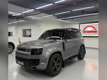 لاند روفر  ديفيندر  90  2021  اوتوماتيك  110,000 كم  6 سلندر  دفع رباعي  اس يو في  رمادي