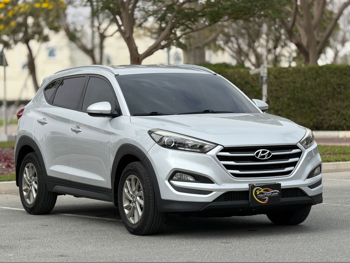 هيونداي  تكسن  2018  اوتوماتيك  184,000 كم  4 سلندر  سحب امامي  اس يو في  فضي