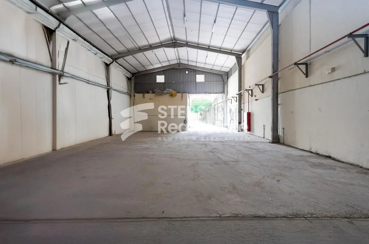 Warehouses & Stores - Al Rayyan - Industrial Area -Area Size: 600 Square Meter